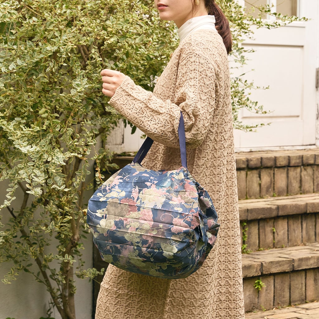 Shupatto Compact Foldable Shopping Bag with Easy Storage - Ivy Leaves, Medium (15L)