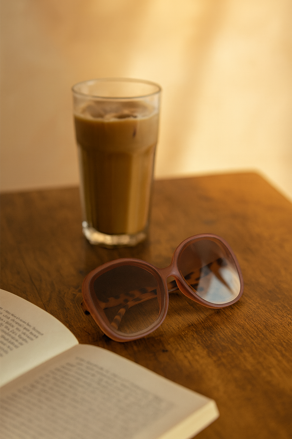 OKKIA Anna Butterfly Sunglasses - UV400 Protection Eyewear Designed in Italy - Unisex Fashion Sunglasses - Pink Havana